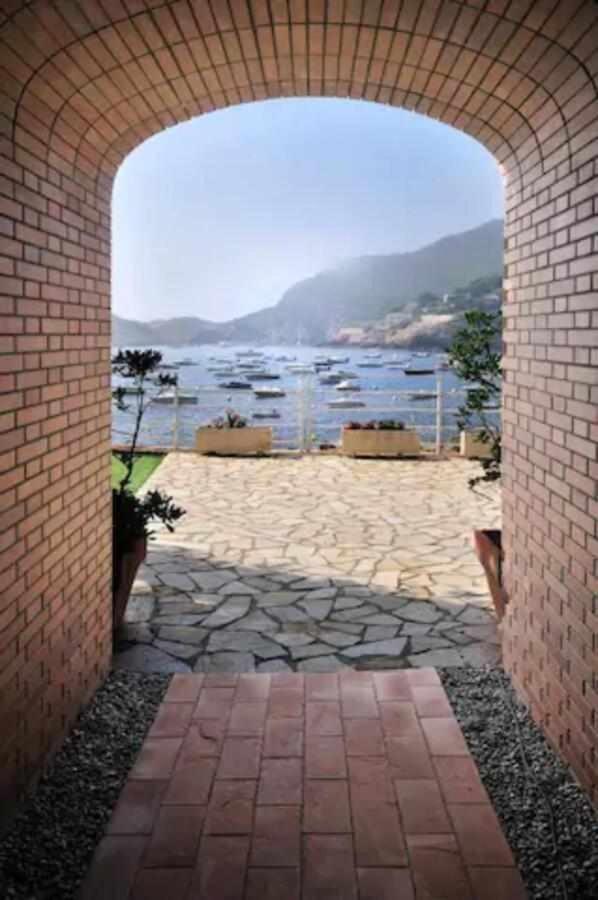 Capsasalbegur74 Terraza Sobre Mar Piscina Del Mar Apartment Bagian luar foto